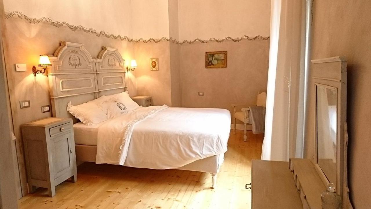 Due Principi E Una Fata Sestola Exterior foto
